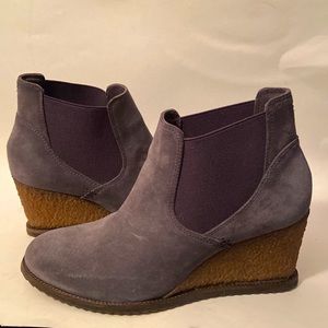 Trask Gray Suede Chelsea Wedge Ankle Wedge Bootie Boots Size 11M Brazil